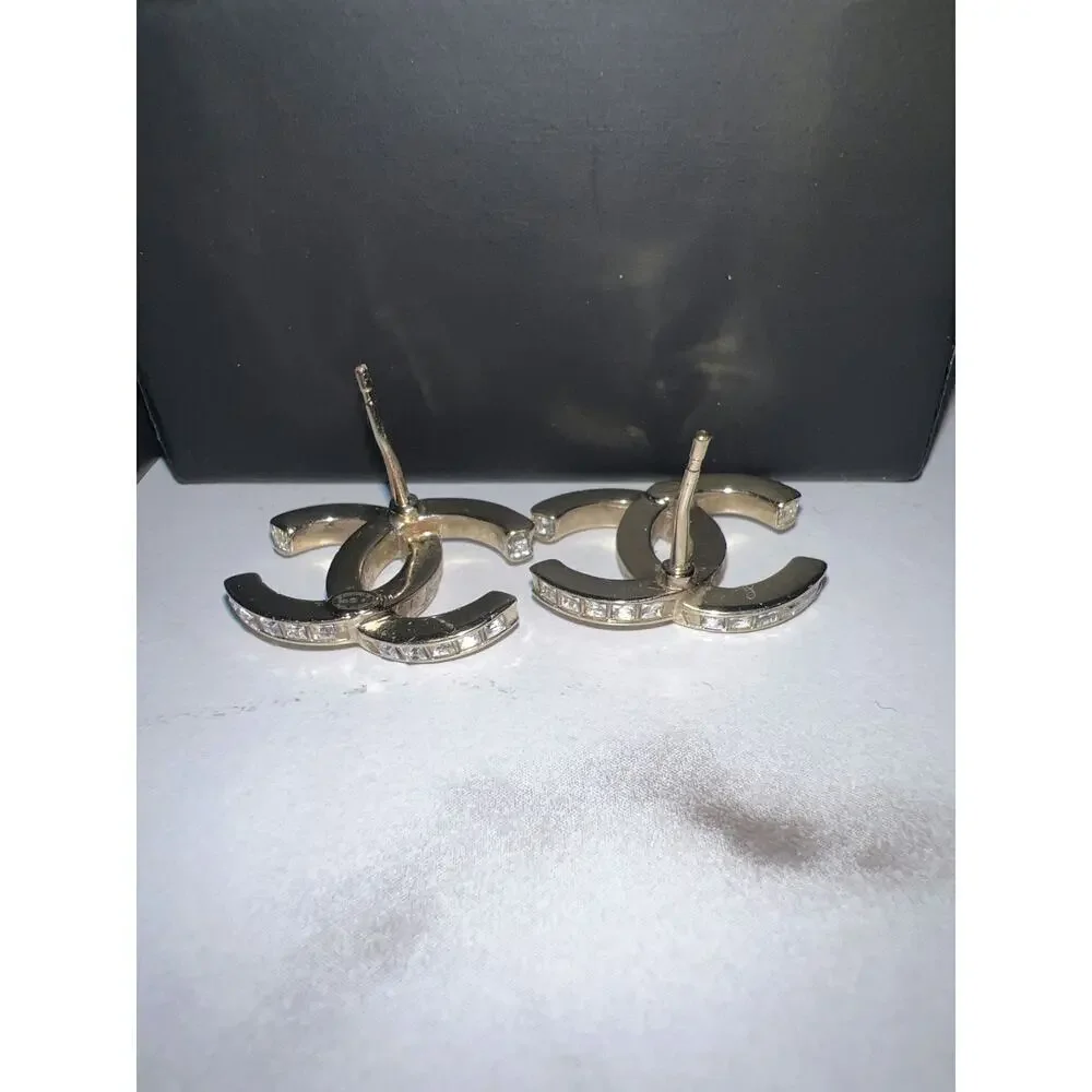 Chanel CC Logo Earrings with Crystals - Good Condition - Picture 4 of 4